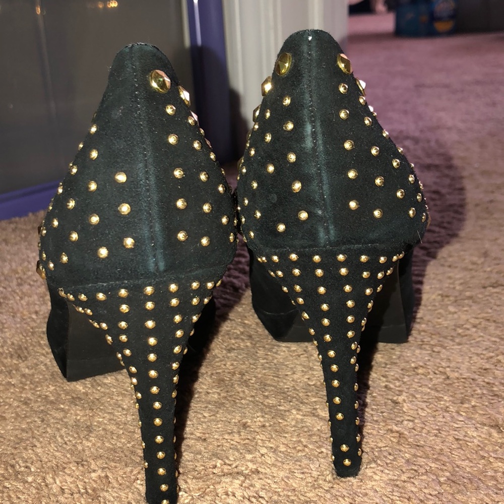 Black high heels with gold studs - Picture 3 of 4